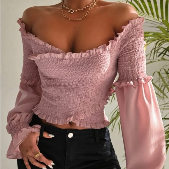 Off Shoulder Shirred Flounce Sleeve Frill Trim Crop
Chiffon Blouse - Picture 5 of 7